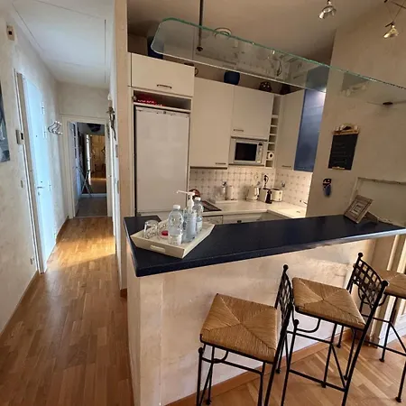 2 Pieces Au Centre De *